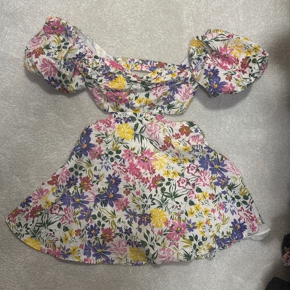 ASTR Floral Puff Sleeve Backless Cutout Mini Dress size large - Picture 2 of 9